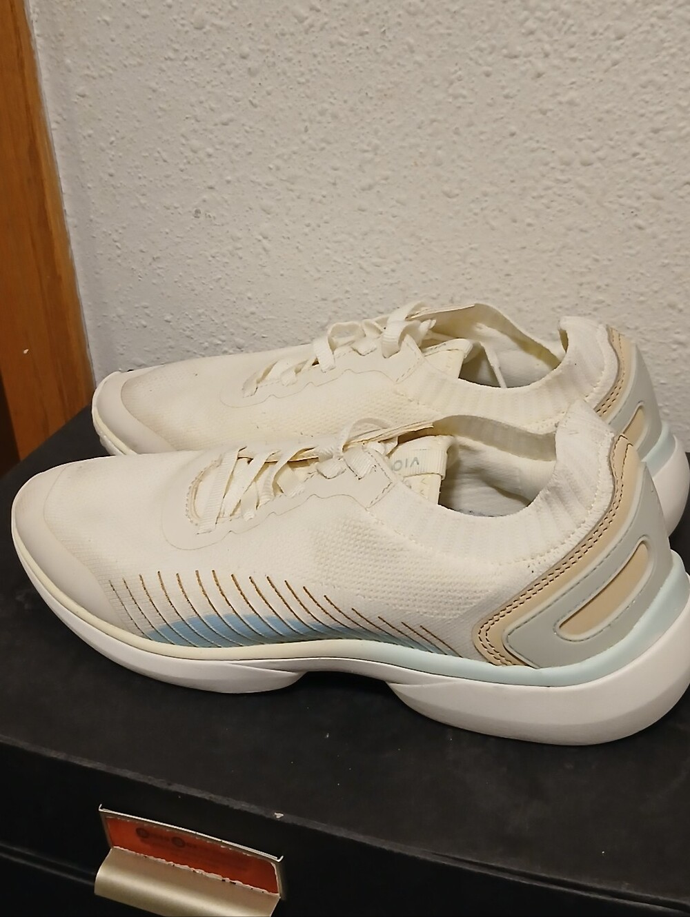 Vionic Embolden Active Sneaker White Light Blue 7.5